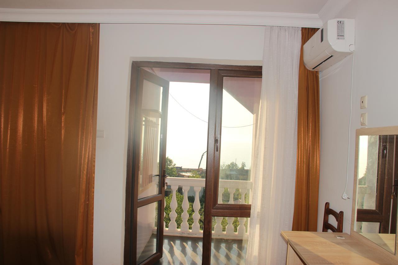 Badu Guest House Kvariati Exterior foto